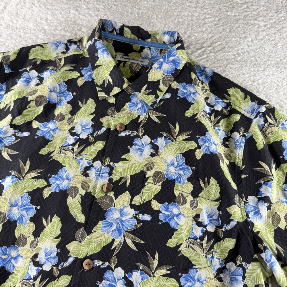 Vintage Tommy Bahama 100% Silk Black Floral Button Up Short Sleeve Shirt Medium